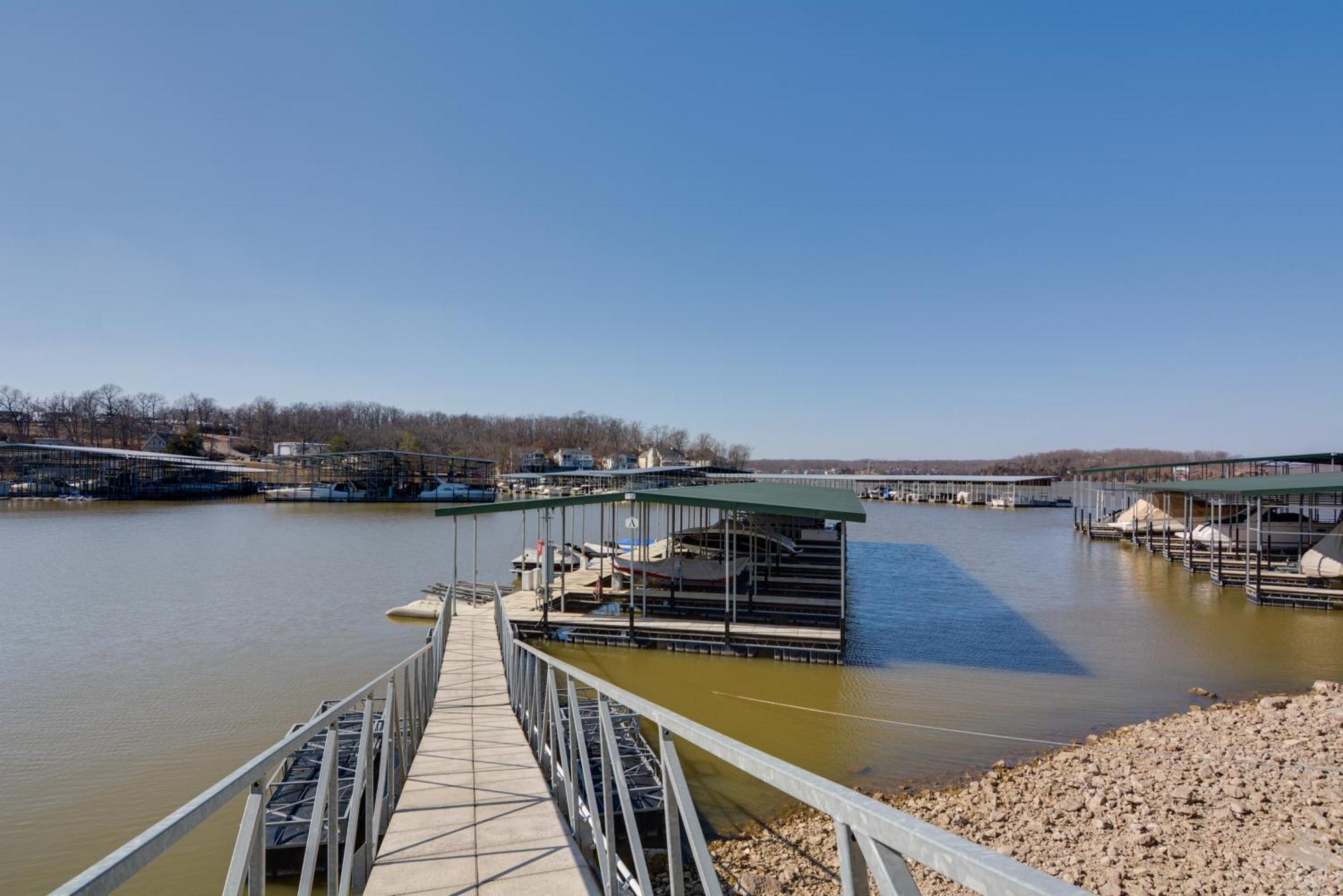 Lakefront Osage Beach Condo With Pool And Water Views! Exteriör bild