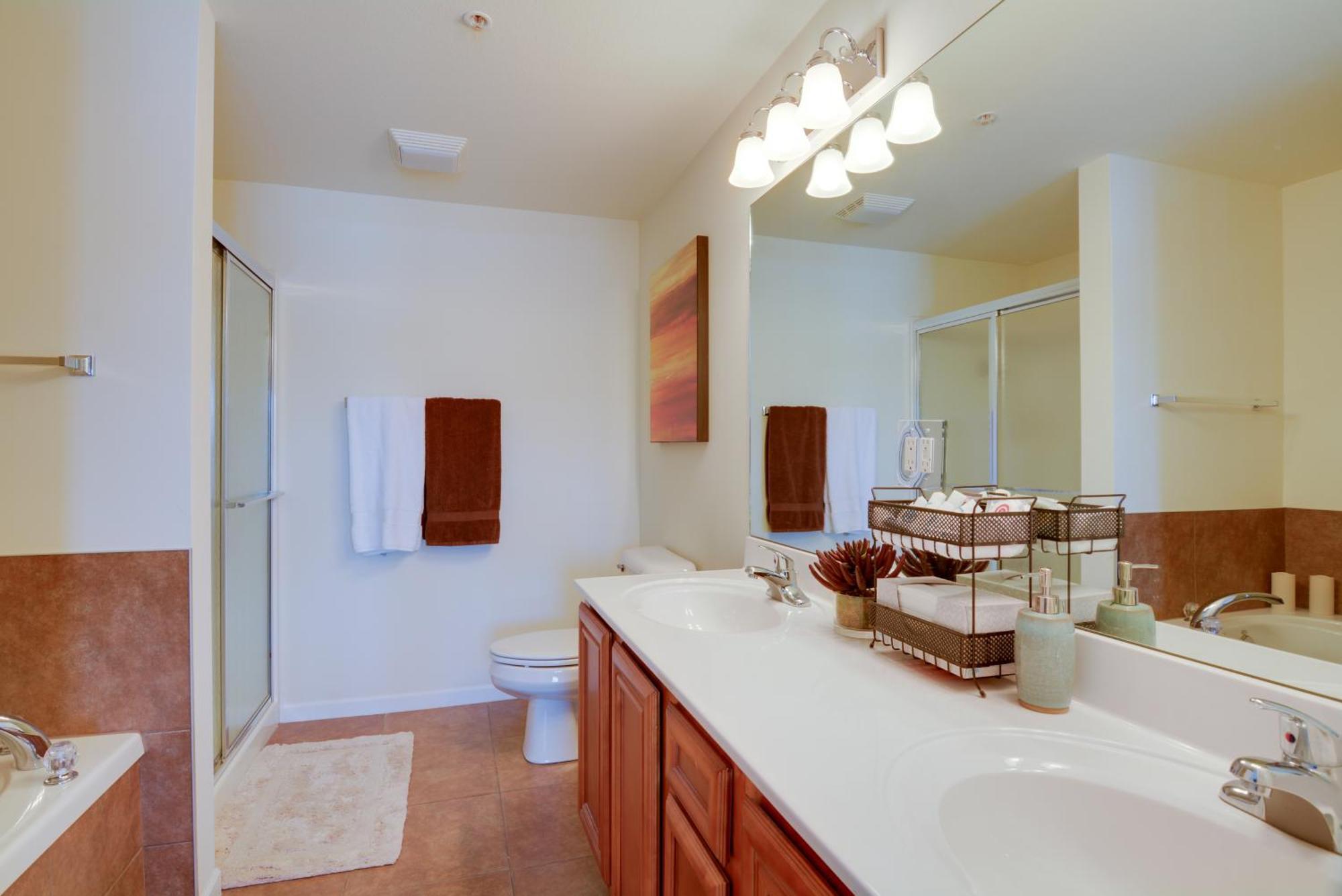 Lakefront Osage Beach Condo With Pool And Water Views! Exteriör bild