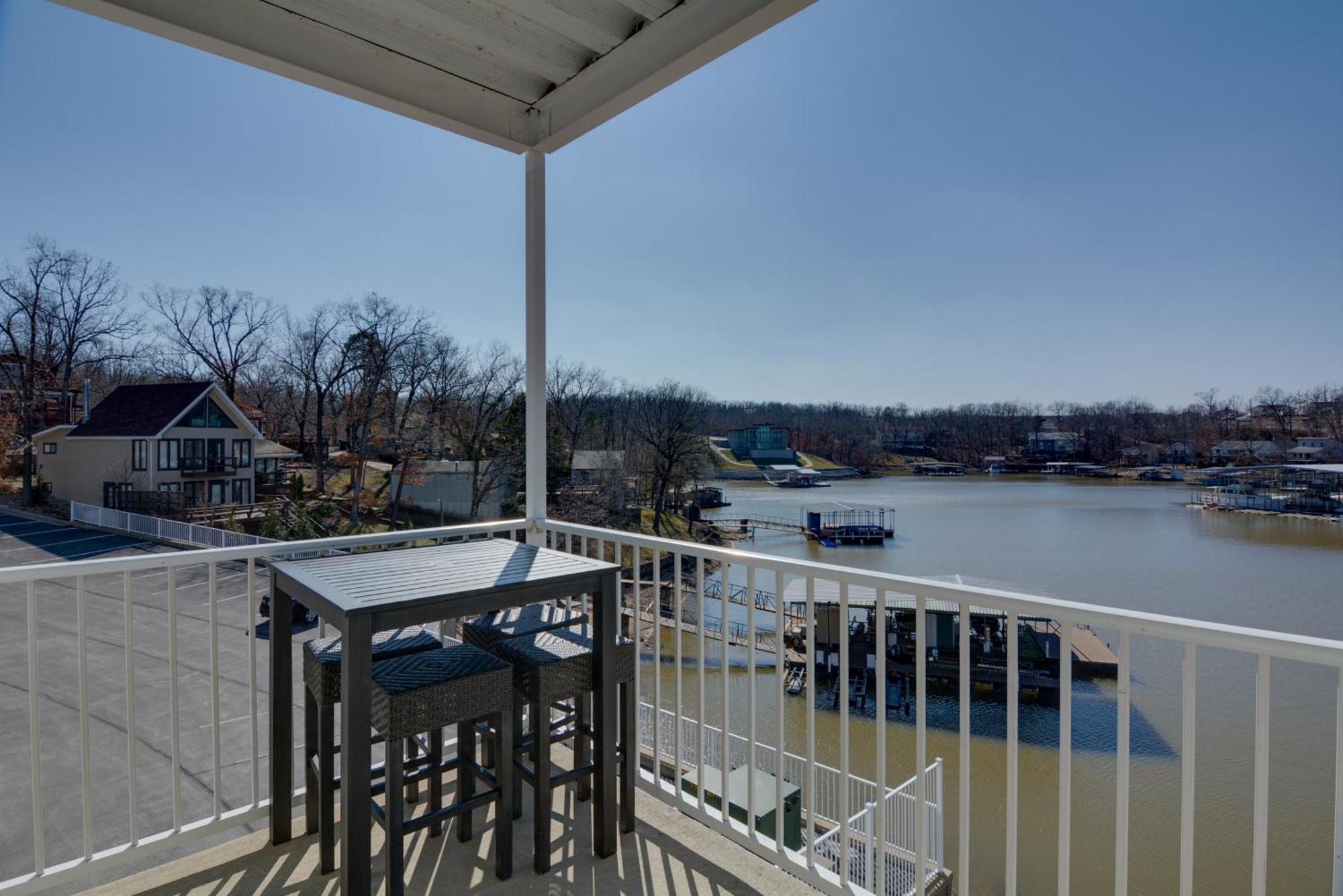 Lakefront Osage Beach Condo With Pool And Water Views! Exteriör bild